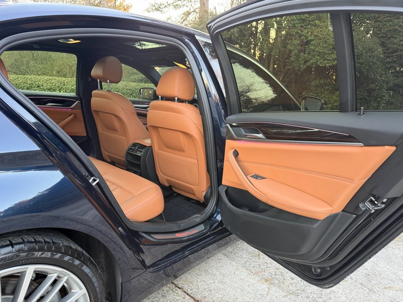 BMW 5-Series 530i xDrive 2019