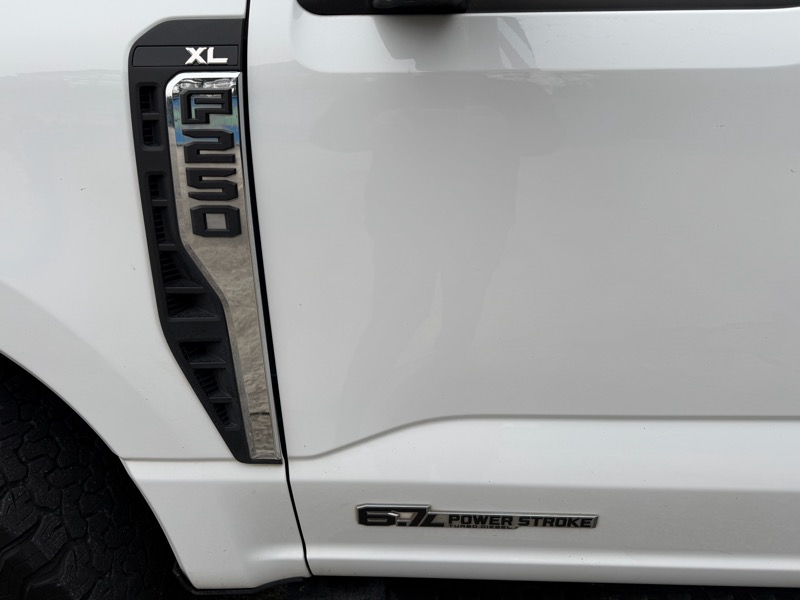 Ford F-250 SD XL Crew Cab Long Bed 4WD 2023