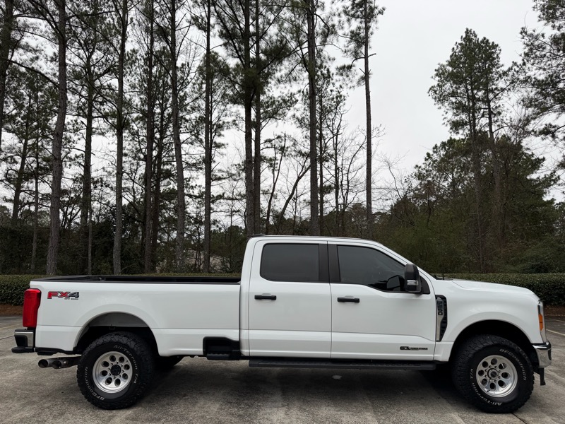 Ford F-250 SD XL Crew Cab Long Bed 4WD 2023