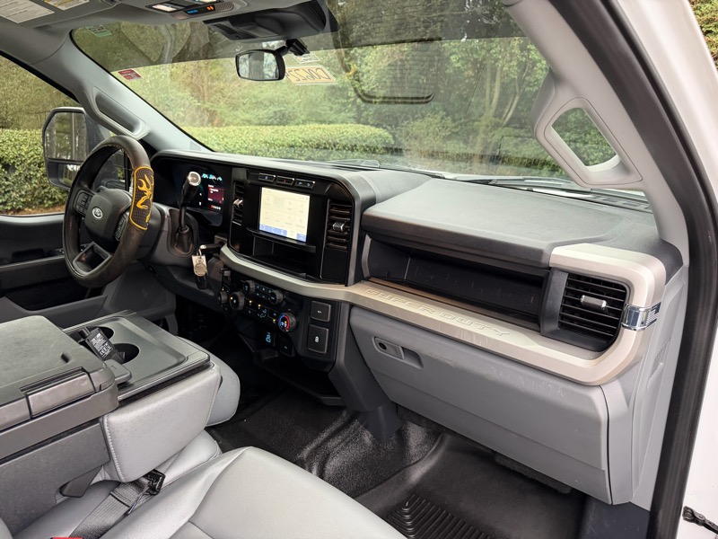 Ford F-250 SD XL Crew Cab Long Bed 4WD 2023