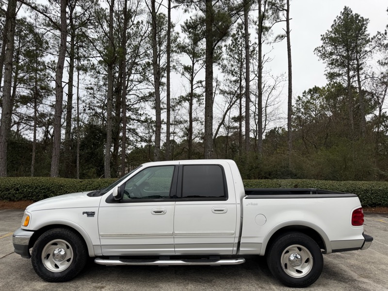 Ford F-150 Lariat SuperCrew 2WD 2003
