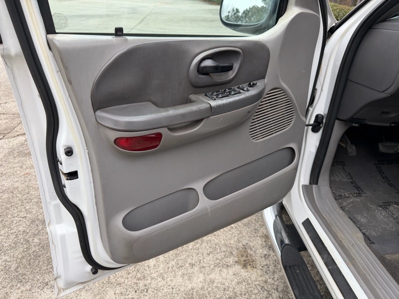 Ford F-150 Lariat SuperCrew 2WD 2003