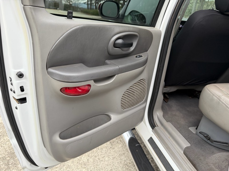 Ford F-150 Lariat SuperCrew 2WD 2003