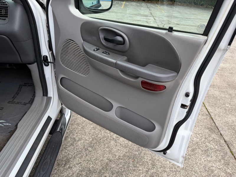 Ford F-150 Lariat SuperCrew 2WD 2003