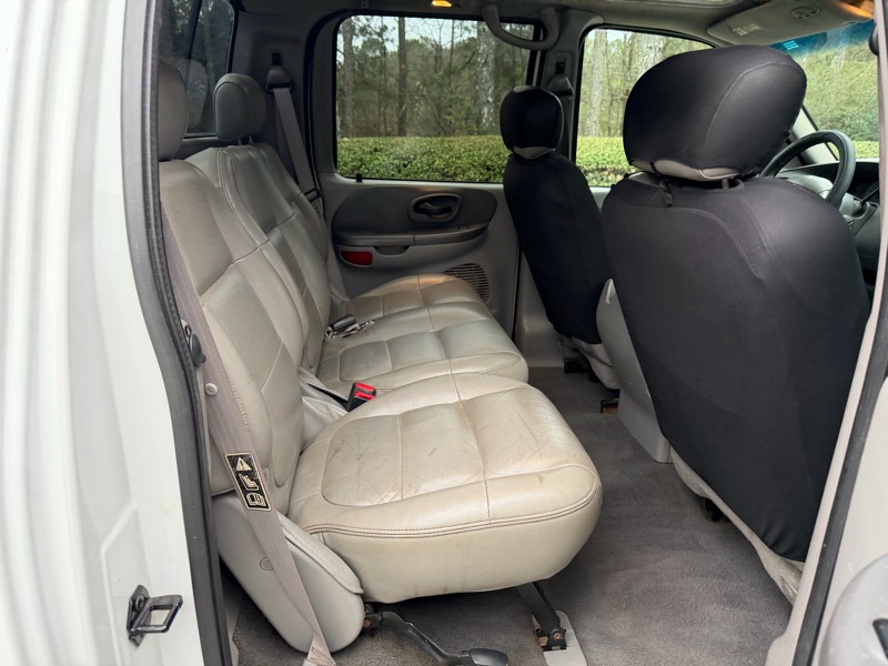 Ford F-150 Lariat SuperCrew 2WD 2003