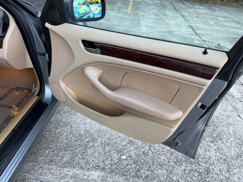 BMW 3-Series 325i Sedan 2005