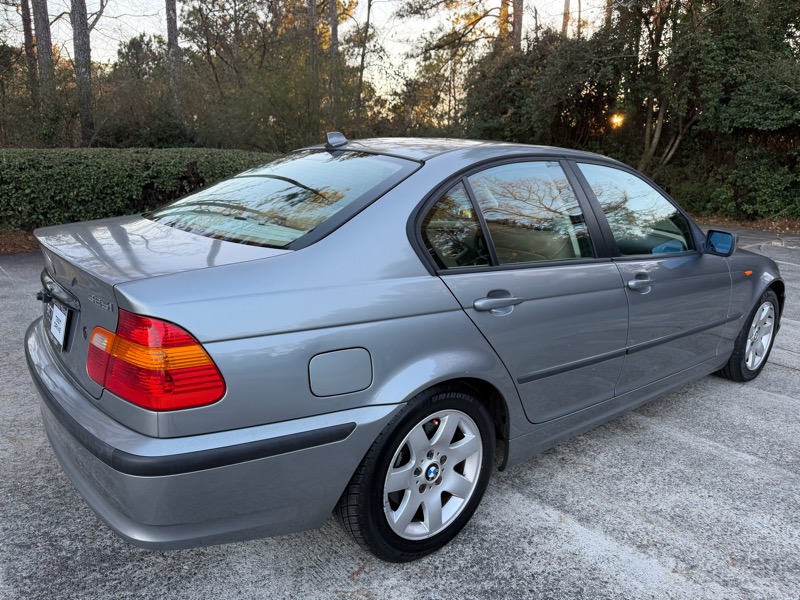 BMW 3-Series 325i Sedan 2005