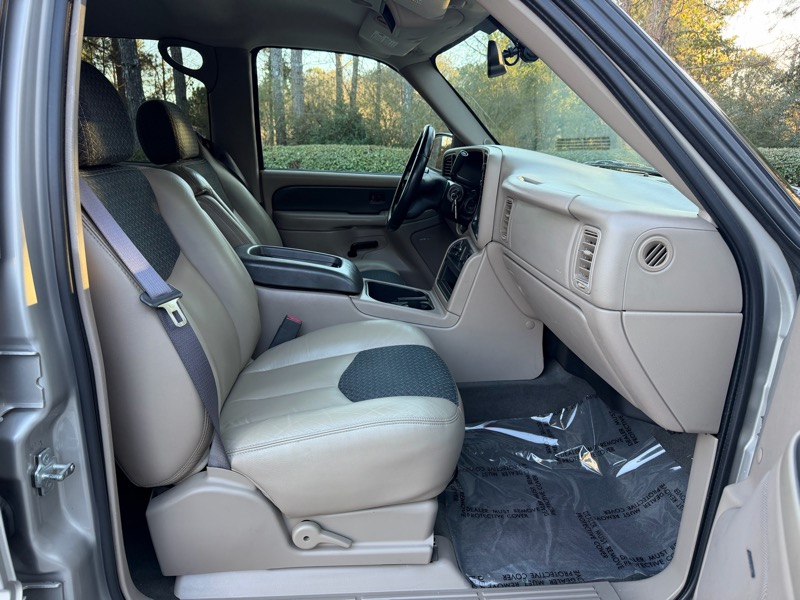 Chevrolet Avalanche 1500 2WD 2004