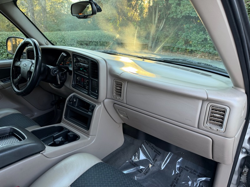 Chevrolet Avalanche 1500 2WD 2004