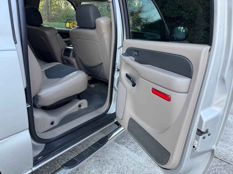 Chevrolet Avalanche 1500 2WD 2004