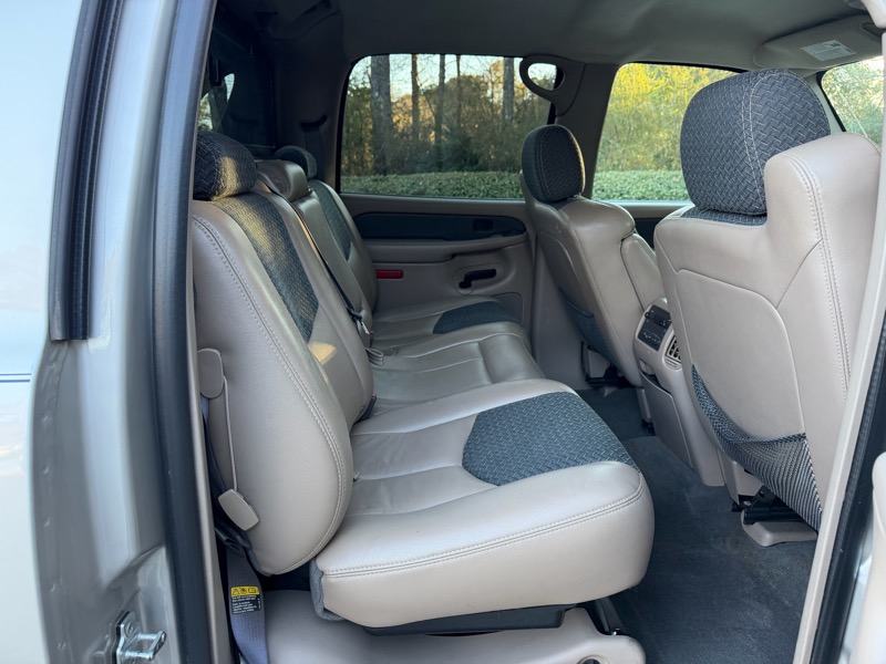 Chevrolet Avalanche 1500 2WD 2004