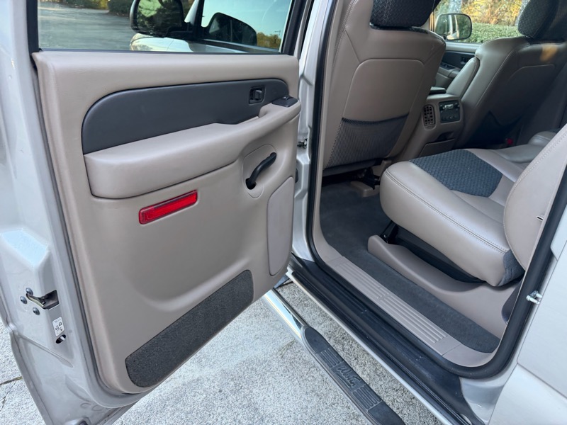 Chevrolet Avalanche 1500 2WD 2004