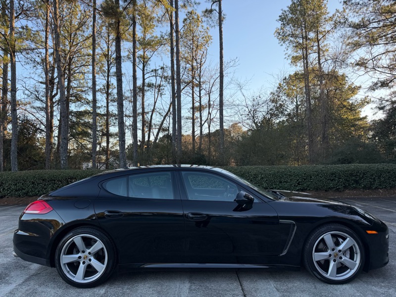 Porsche Panamera 4 2016