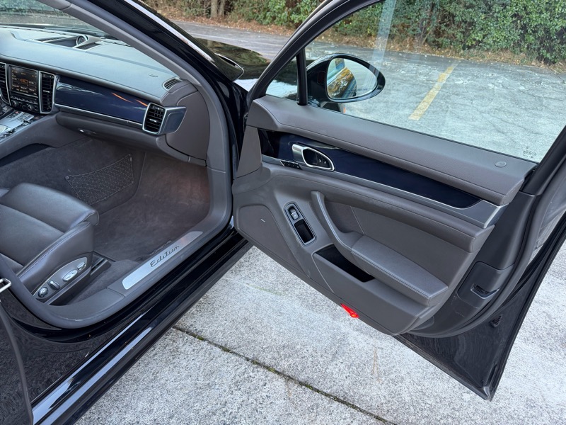 Porsche Panamera 4 2016