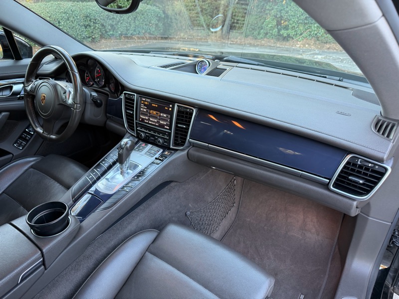 Porsche Panamera 4 2016