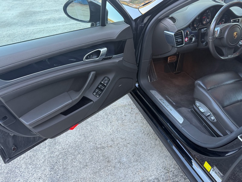 Porsche Panamera 4 2016