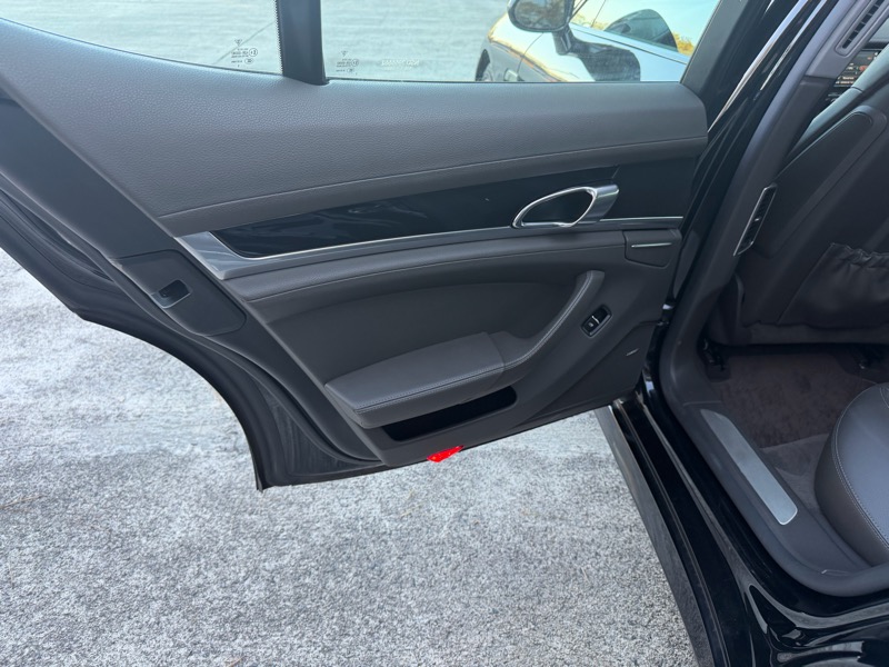 Porsche Panamera 4 2016