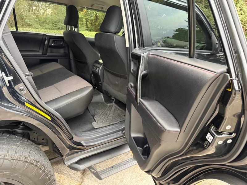 Toyota 4Runner TRD Off Road Premium 4WD (Natl) 2018