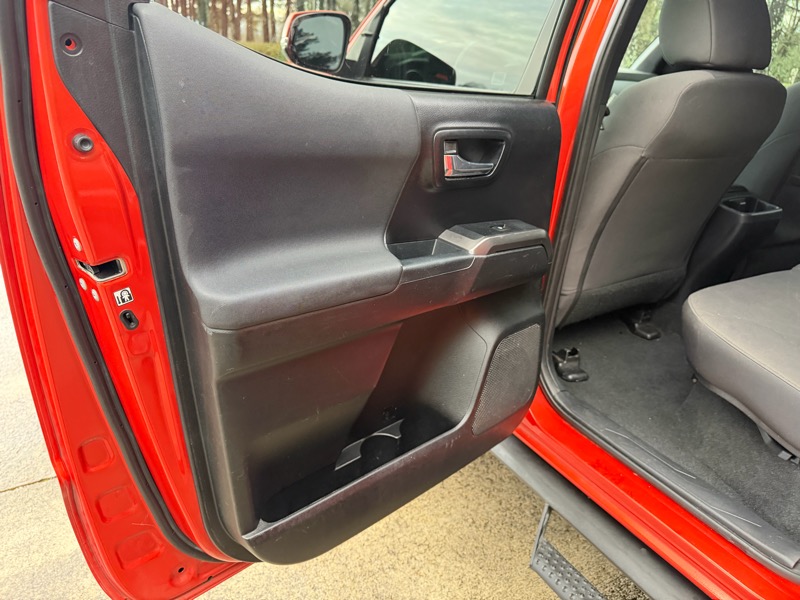 Toyota Tacoma SR5 Double Cab Long Bed V6 6AT 2WD 2017