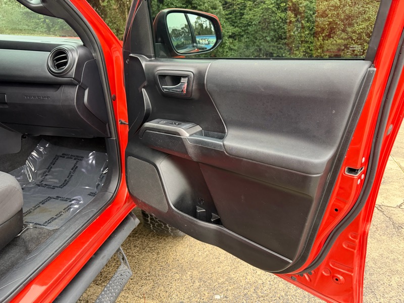 Toyota Tacoma SR5 Double Cab Long Bed V6 6AT 2WD 2017