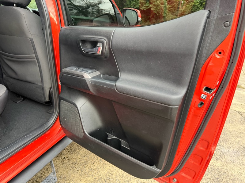 Toyota Tacoma SR5 Double Cab Long Bed V6 6AT 2WD 2017