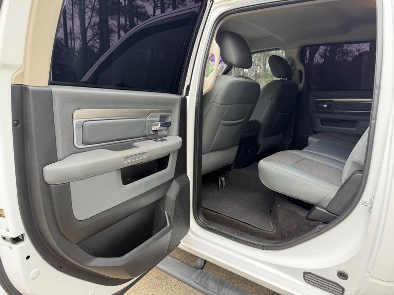 RAM 3500 SLT Crew Cab LWB 4WD DRW 2017