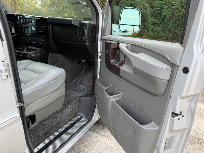 GMC Savana RV G1500 3LT 2011