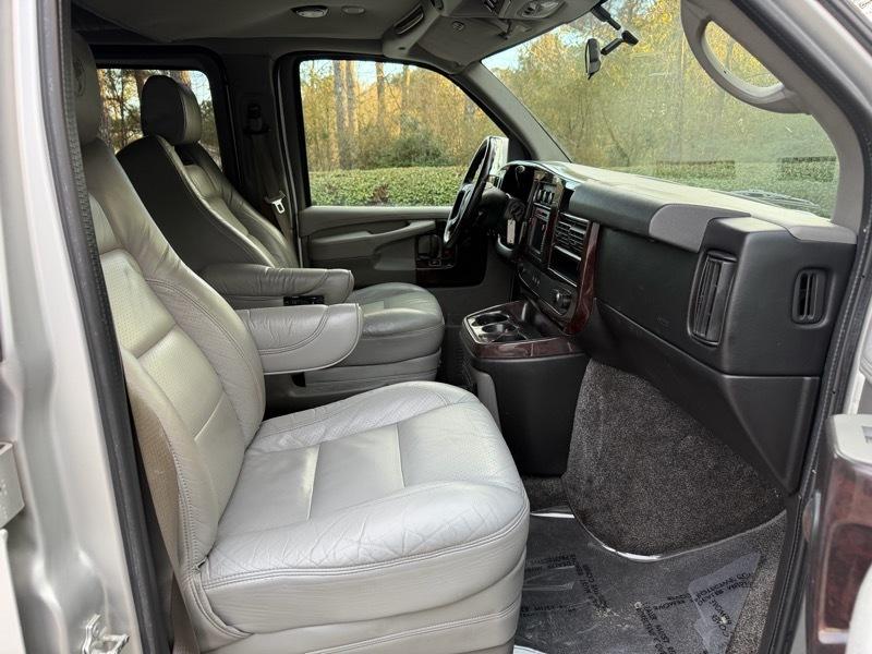 GMC Savana RV G1500 3LT 2011