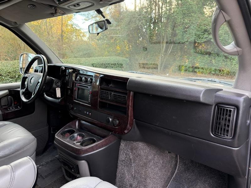 GMC Savana RV G1500 3LT 2011