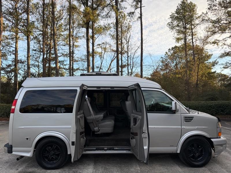 GMC Savana RV G1500 3LT 2011