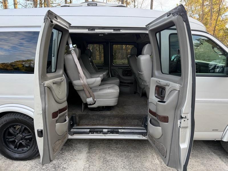 GMC Savana RV G1500 3LT 2011