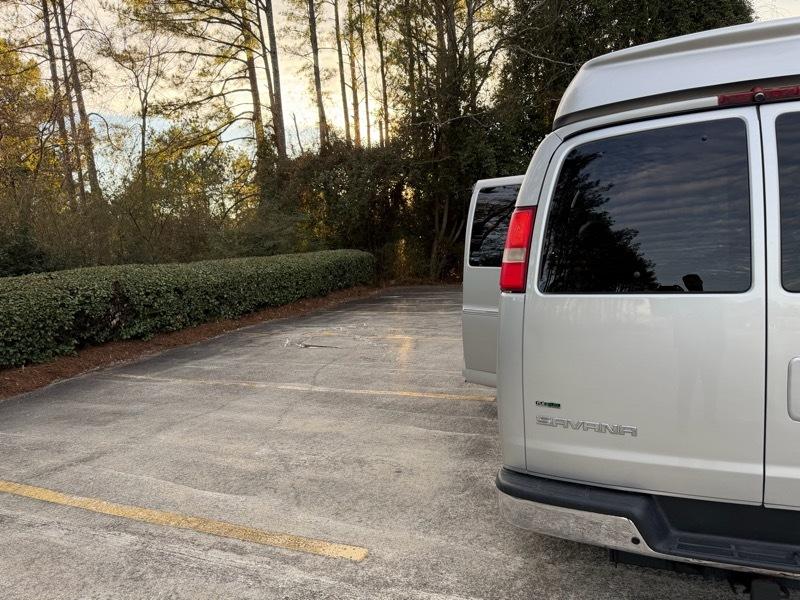 GMC Savana RV G1500 3LT 2011