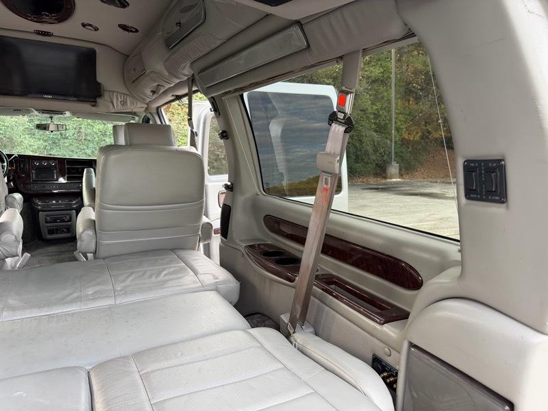 GMC Savana RV G1500 3LT 2011