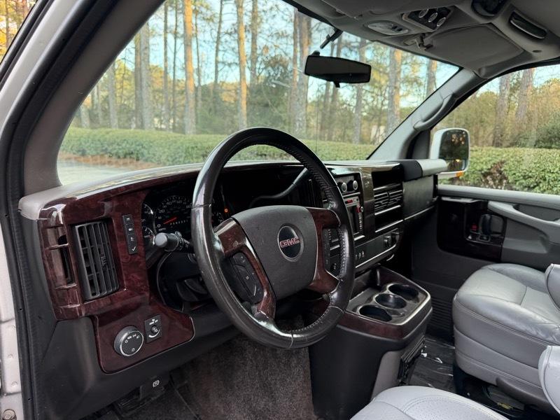 GMC Savana RV G1500 3LT 2011