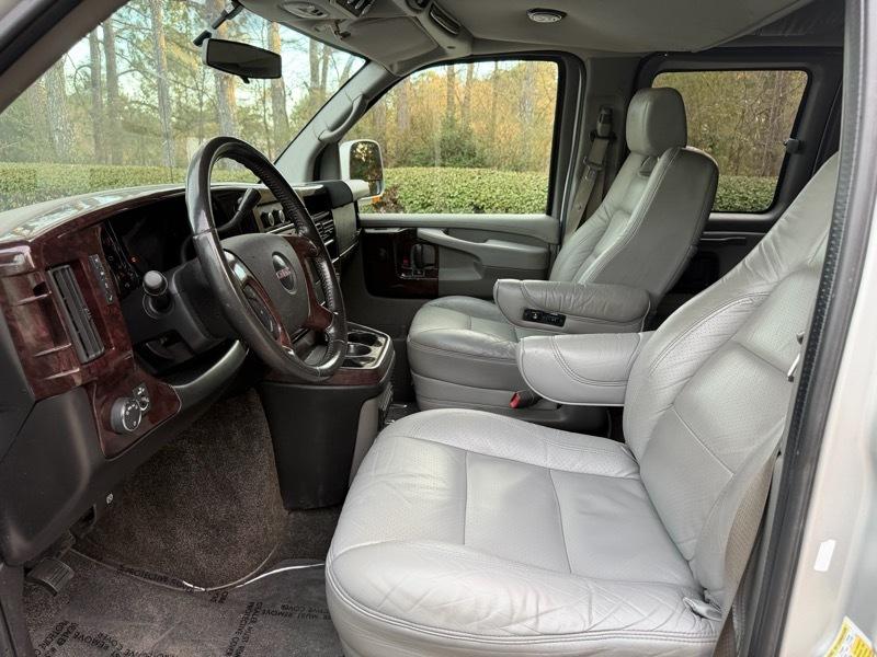 GMC Savana RV G1500 3LT 2011