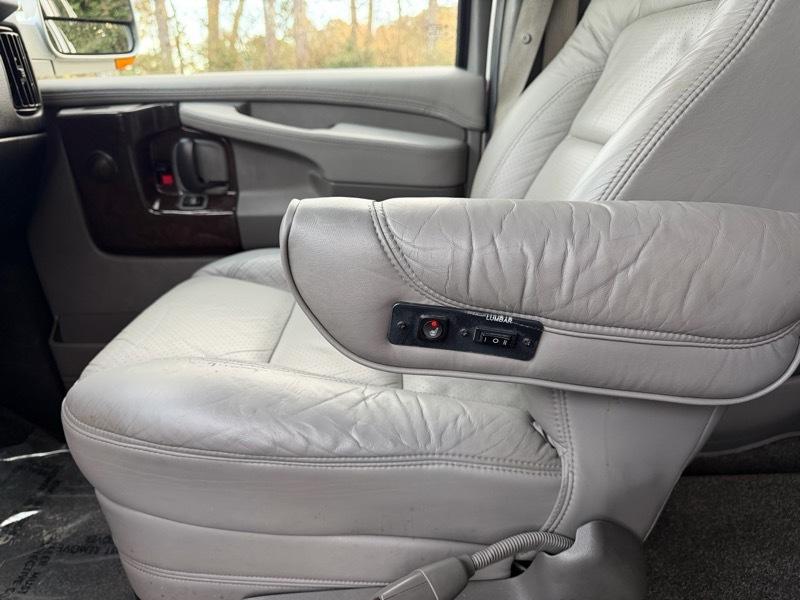 GMC Savana RV G1500 3LT 2011