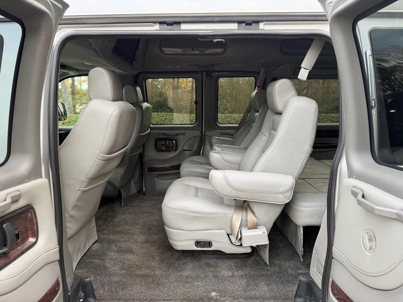 GMC Savana RV G1500 3LT 2011