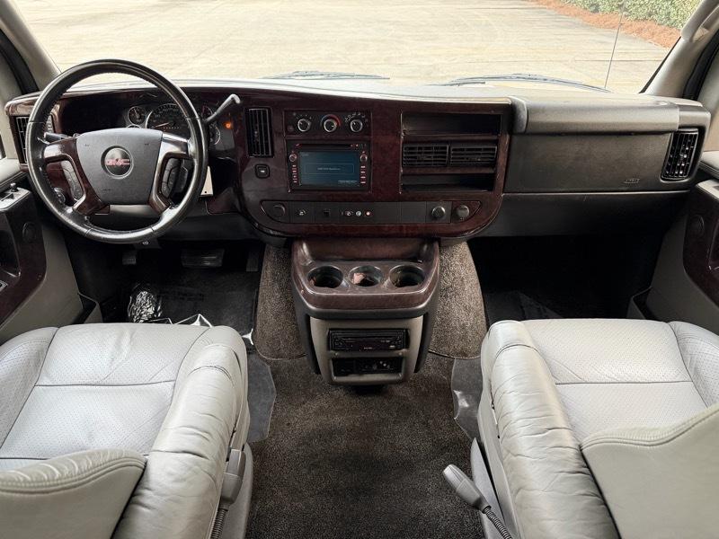 GMC Savana RV G1500 3LT 2011