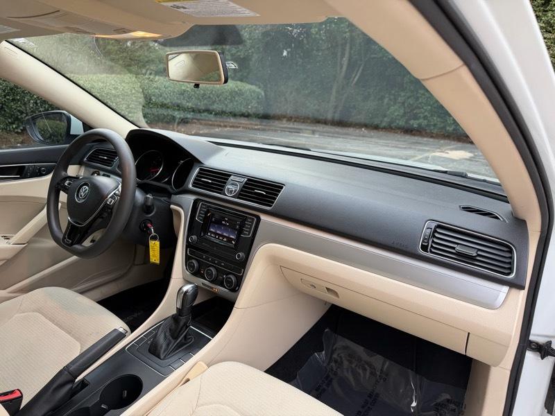 Volkswagen Passat 1.8T S AT 2017