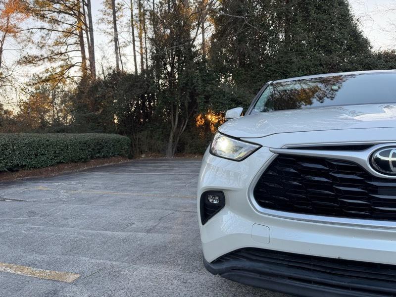 Toyota Highlander LE FWD V6 2021