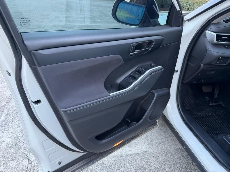 Toyota Highlander LE FWD V6 2021