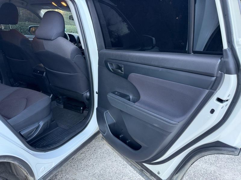 Toyota Highlander LE FWD V6 2021