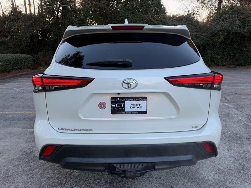 Toyota Highlander LE FWD V6 2021