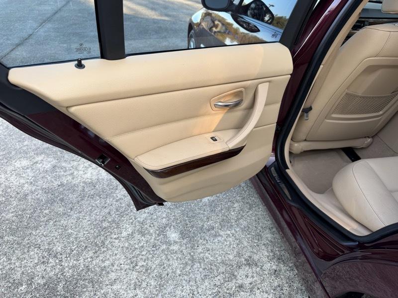 BMW 3-Series 328i 2009