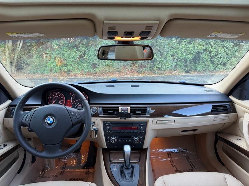 BMW 3-Series 328i 2009