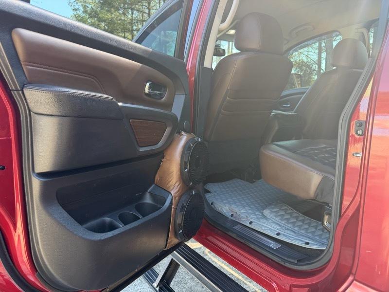 Nissan Titan XD Platinum Reserve 4WD Diesel 2016