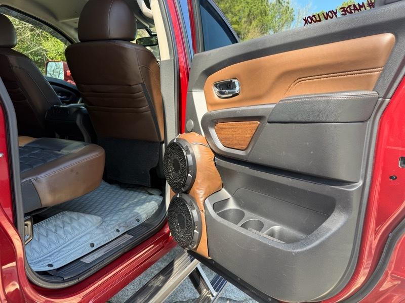 Nissan Titan XD Platinum Reserve 4WD Diesel 2016