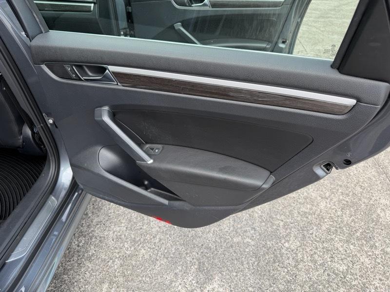 Volkswagen Passat SE w/Technology 2017