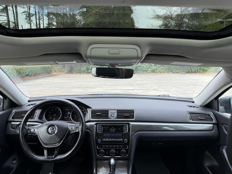 Volkswagen Passat SE w/Technology 2017