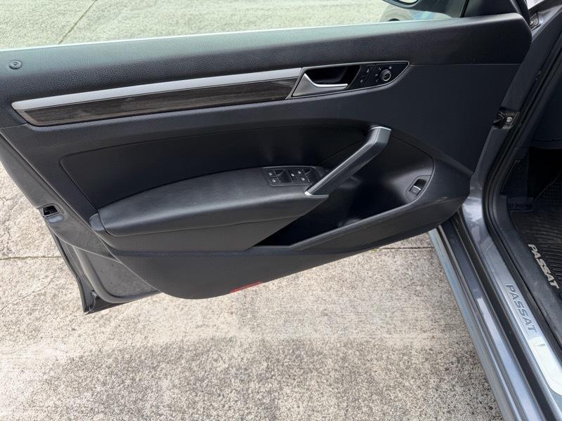 Volkswagen Passat SE w/Technology 2017